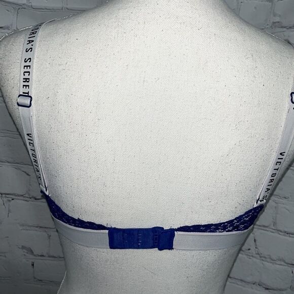 Victoria’s Secret triangle logo Lace Bralette - XS - Picture 2 of 4